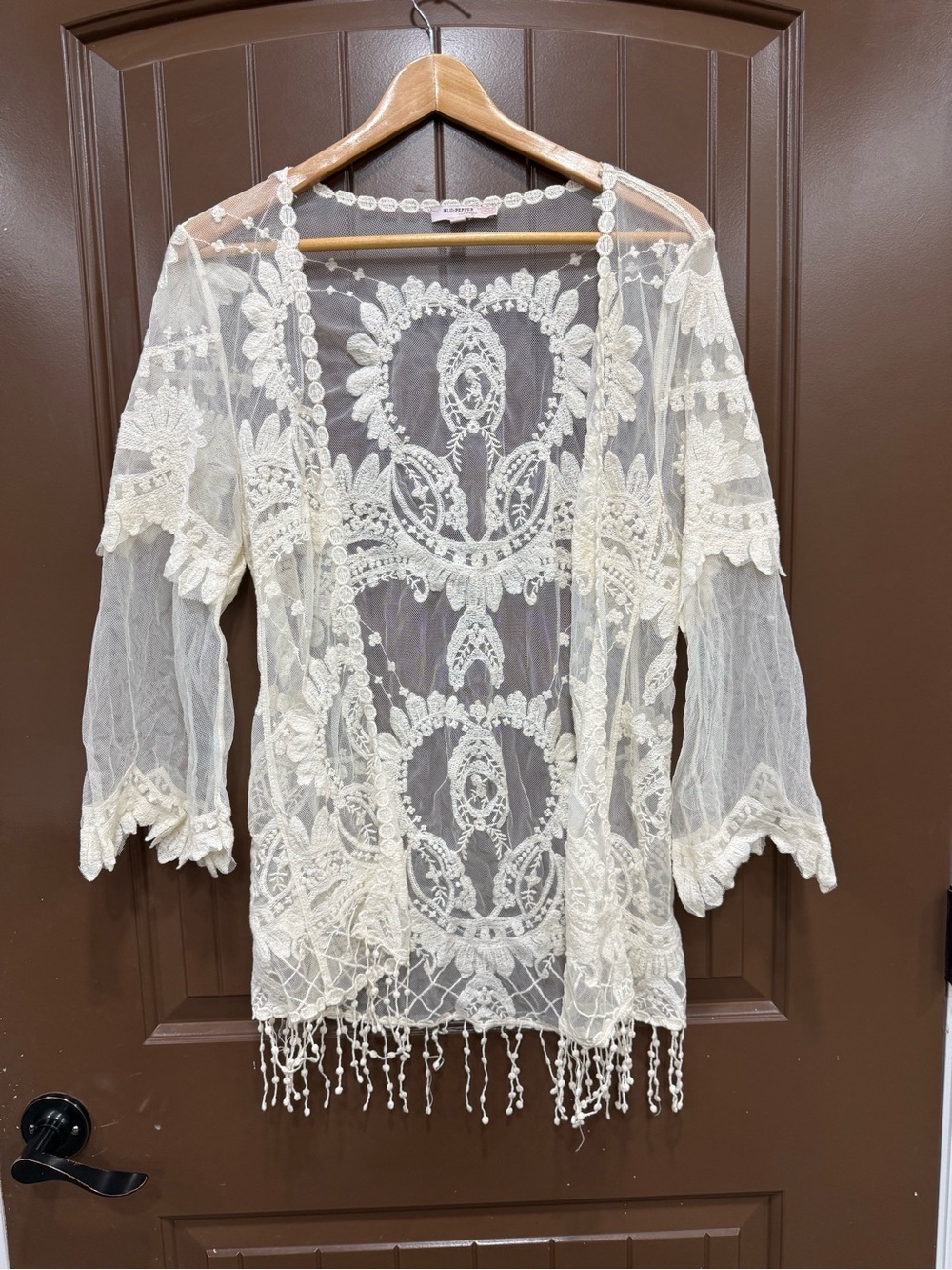 Blu Pepper Cream Lace Kimono with Scalloped Trim